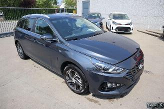 Vaurioauto  passenger cars Hyundai I-30 1.0 HYBRIDE 2024/3