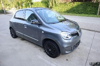 Schadeauto Renault Twingo 1.0 BENZ 2022/5