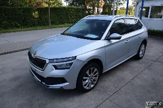 Vaurioauto  passenger cars Skoda Kamiq 1.0 BENZ 2022/6