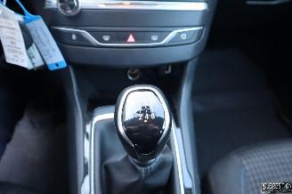 Peugeot 308 1.2 BENZ picture 14
