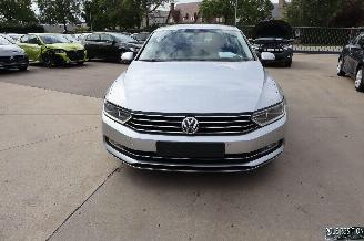 Coche accidentado Volkswagen Passat 1.6 TDI 2017/4