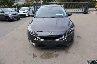 damaged passenger cars Ford Focus 1.0 BENZ 2015/2