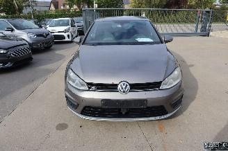 Schadeauto Volkswagen Golf 1.6 TDI 2015/3