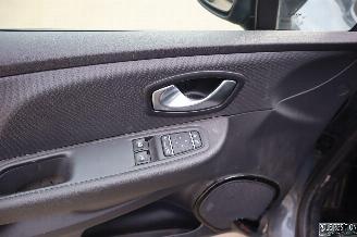 Renault Clio 0.9 BENZ picture 10