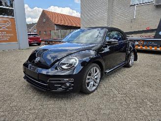 Schadeauto Volkswagen Beetle LEDEREN BEKLEDING  XENON VERLICHTING   81134 KM 2018/8
