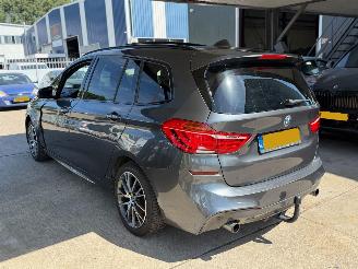 BMW 2-serie 220i M PAKKET PANO XENON 7 PERSOONS picture 8