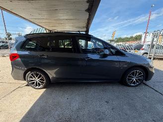 BMW 2-serie 220i M PAKKET PANO XENON 7 PERSOONS picture 5