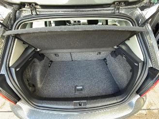 Volkswagen Polo 1.4 benzine automaat airco cruise nap picture 17