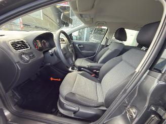 Volkswagen Polo 1.4 benzine automaat airco cruise nap picture 9