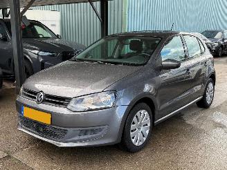 Voiture accidenté Volkswagen Polo 1.4 benzine automaat airco cruise nap 2010/1