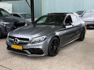 krockskadad bil auto Mercedes C-klasse 63S KUIPSTOELEN 510PK 2017/9