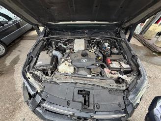 Toyota Hilux 2.8 D-4D Double Cabine Invincible 90dkm NAP picture 24