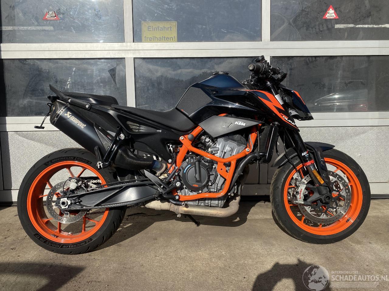 KTM Alle 890R duke Akrapovic