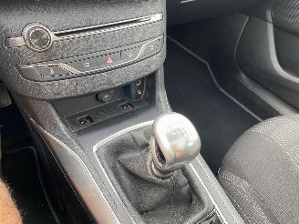 Peugeot 308  picture 16
