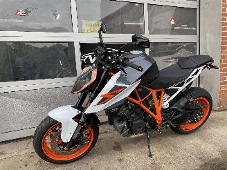 KTM 1290 Super Duke R 1290R Akrapovic nieuwstaat! picture 14