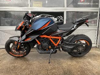 KTM 1290 Super Duke R  picture 14