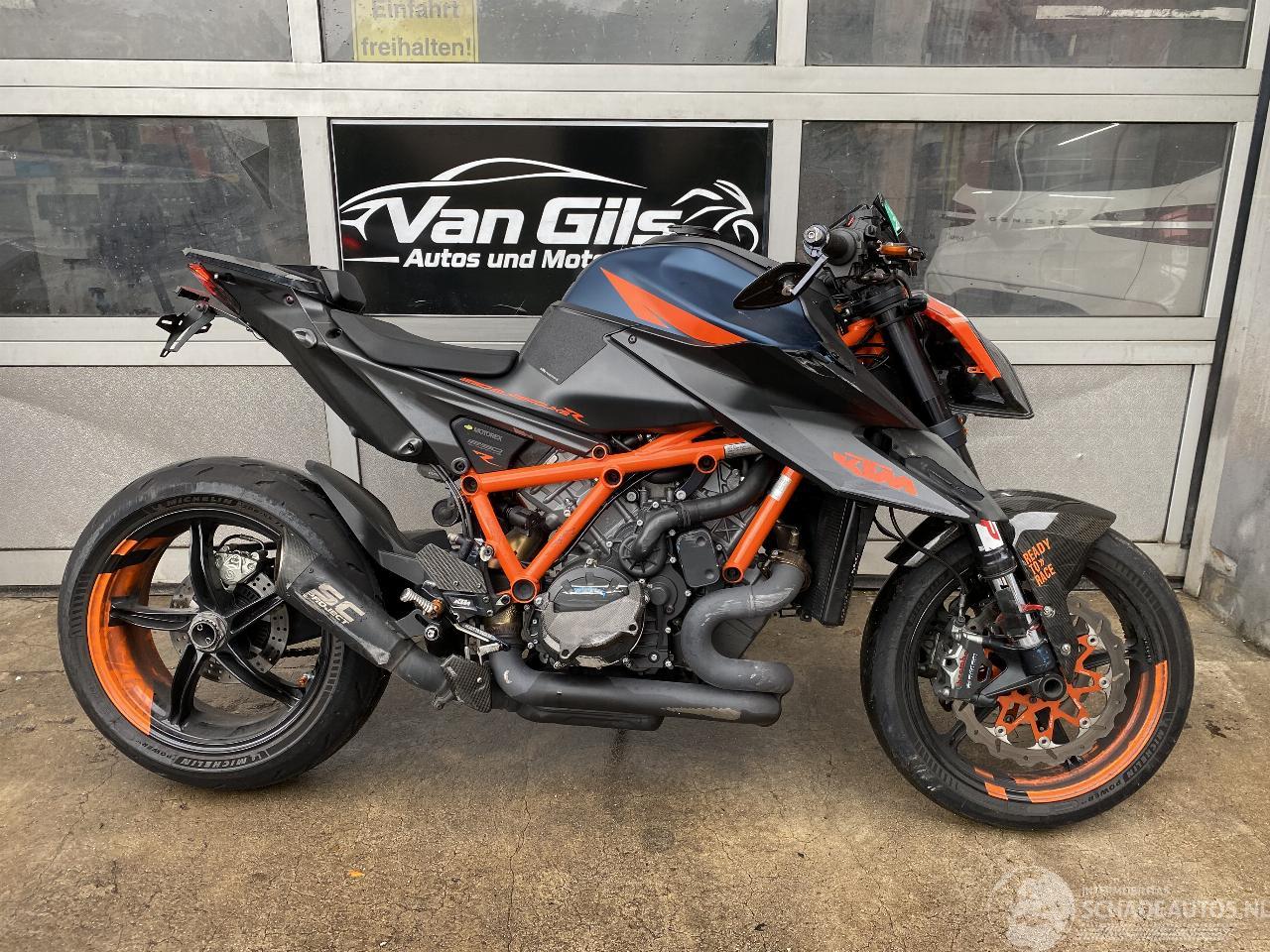KTM 1290 Super Duke R 
