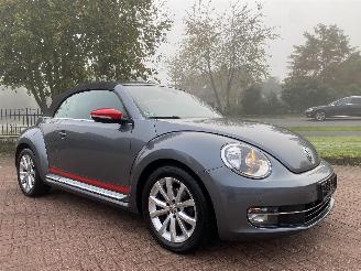 Schadeauto Volkswagen Beetle Cabrio 1.2 77kw benzine 2015/8