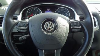 Volkswagen Touareg 3.0tsi hybrid  leer navi picture 11