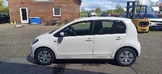 Auto incidentate Volkswagen Up 1.0i 5drs airco 2015/4
