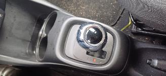 damaged passenger cars Peugeot 108 1.0 vti  72pk  automaat navi 2019/6