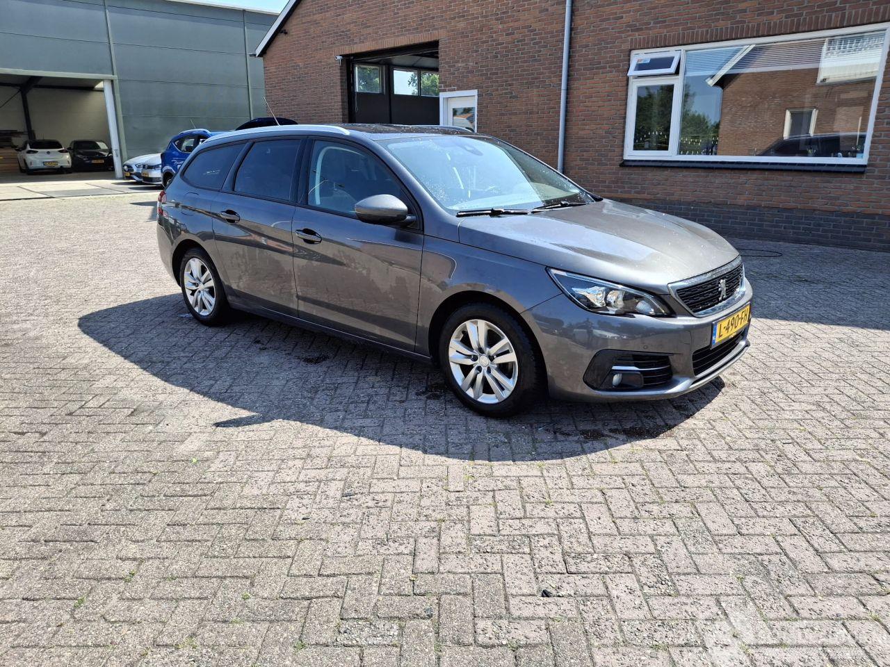 Peugeot 308 1.5 hdi  131pk  pano navi