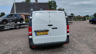 Mercedes Vito 110 cdi  102pk  airco  navi  lang picture 4