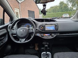Toyota Yaris 1.5 hybrid navi pano picture 9