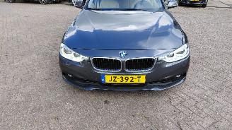 BMW 3-serie 320i  184 pk clima leer picture 3