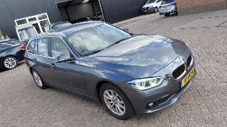 BMW 3-serie 320i  184 pk clima leer picture 4