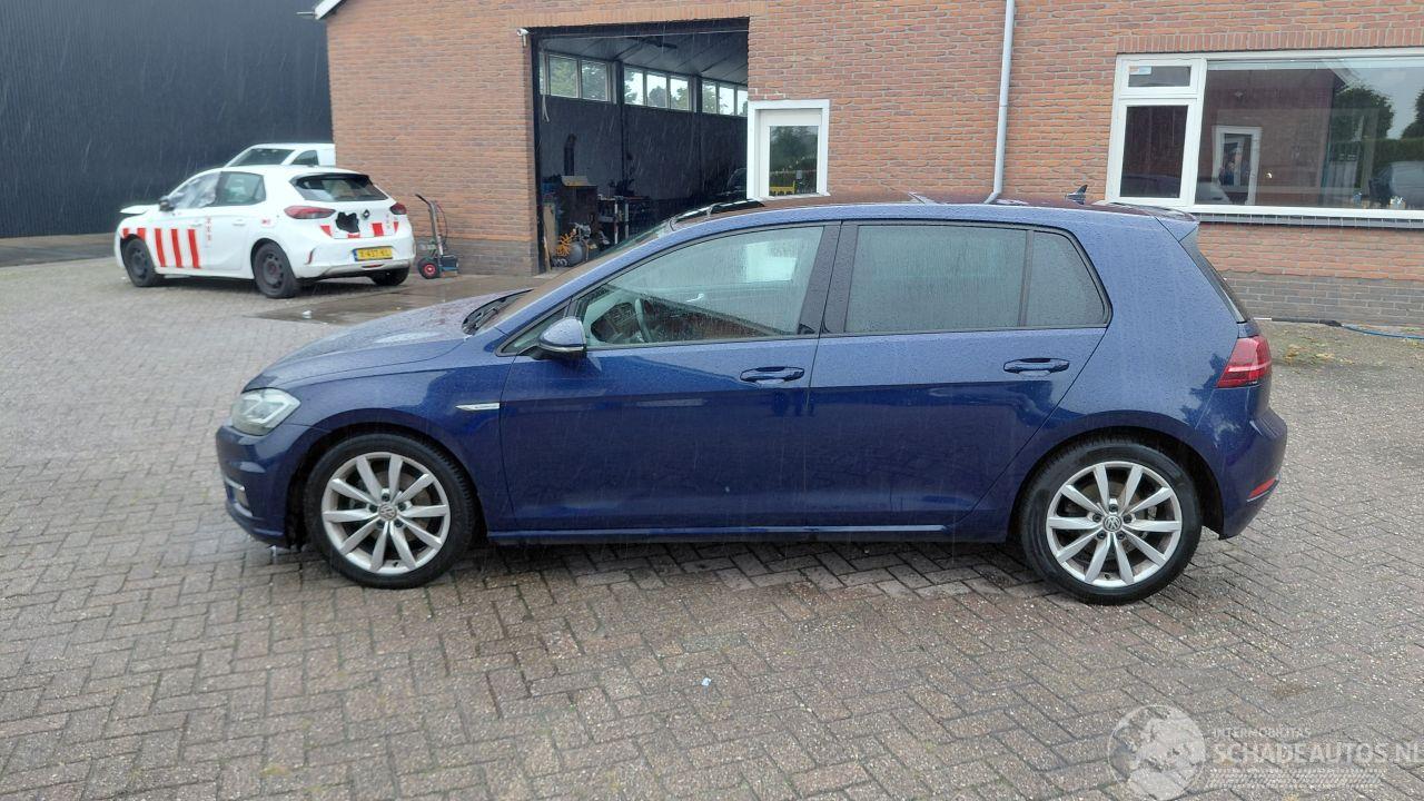 Volkswagen Golf 1.5 tsi   131pk leer automaat  pano