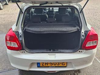 Suzuki Swift 1.2i  90pk navi airco picture 11