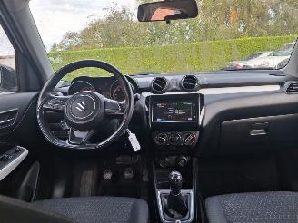 Suzuki Swift 1.2i  90pk navi airco picture 6