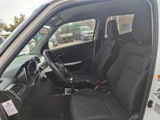 Suzuki Swift 1.2i  90pk navi airco picture 3