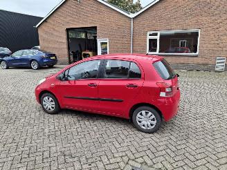 Toyota Yaris 1.0 vtti  69pk  airco picture 5