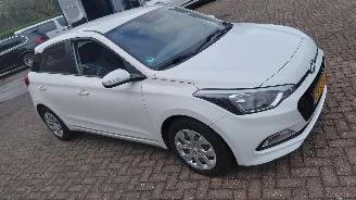 Schadeauto Hyundai I-20 1.0 tgdi  74kw     airco 2017/9