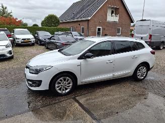 Damaged car Renault Mégane 1.2 tce  85 kw  navi 2015/2