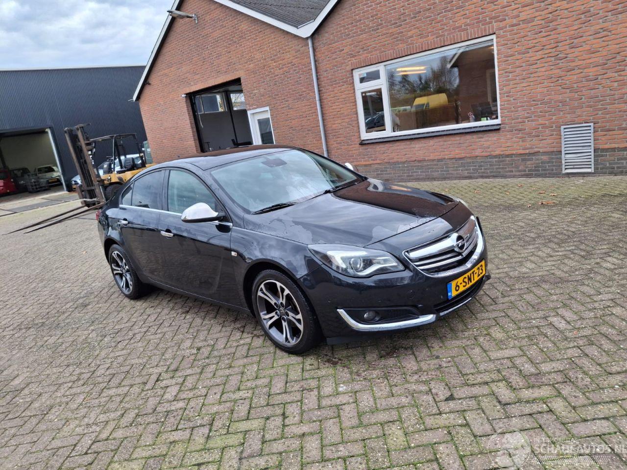 Opel Insignia 1.4 i  103kw  navi clima