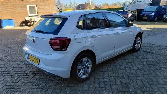 Damaged car Volkswagen Polo 1.0 tsi   70kw navi  automaat 2018/6