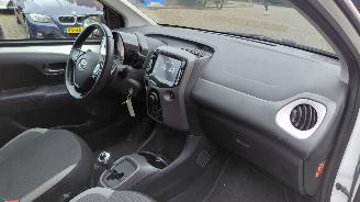 Toyota Aygo 1.0 vtti  x play automaat picture 5