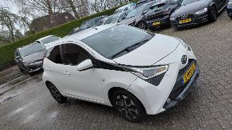 Toyota Aygo 1.0 vtti  x play automaat picture 11