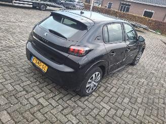 Peugeot e-208 ev  100kw   navi clima picture 6