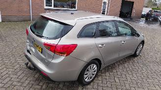 Kia Cee d 1.6 gdi  135pk   clima picture 3