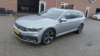 Unfallwagen Volkswagen Passat 1.4 tsi hybrid pano    navi clima 2020/10