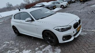 damaged passenger cars BMW 1-serie 118  m sport automaat 2019/5