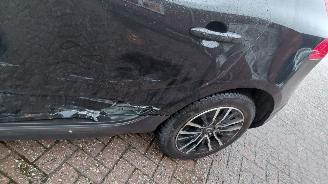 Volvo V-40 1.6i cross country  179pk navi picture 6