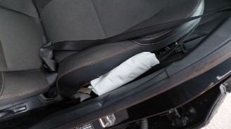 Volvo V-40 1.6i cross country  179pk navi picture 8