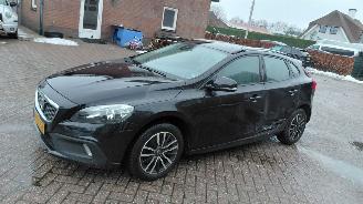 Volvo V-40 1.6i cross country  179pk navi picture 4