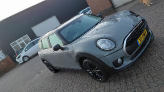 Mini Clubman 1.5i 102 pk  clima navi picture 1