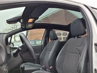 Toyota Yaris 1.5 hybrid   clima  pano picture 6